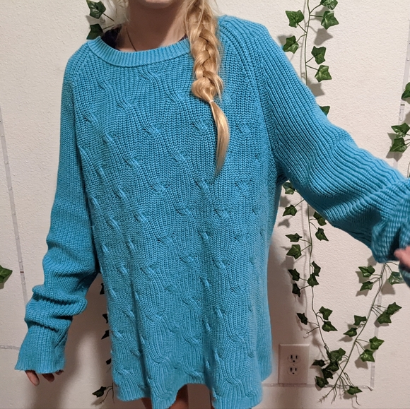 Blue Vintage Oversized Cable Knit Sweater - Picture 2 of 6